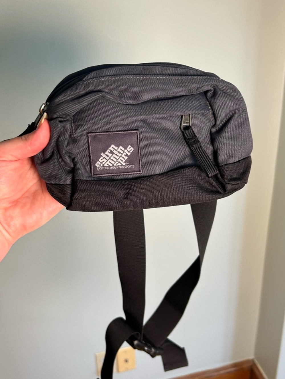 Vintage Eastern Mountain Sports Black and Charcoal Belt Bag